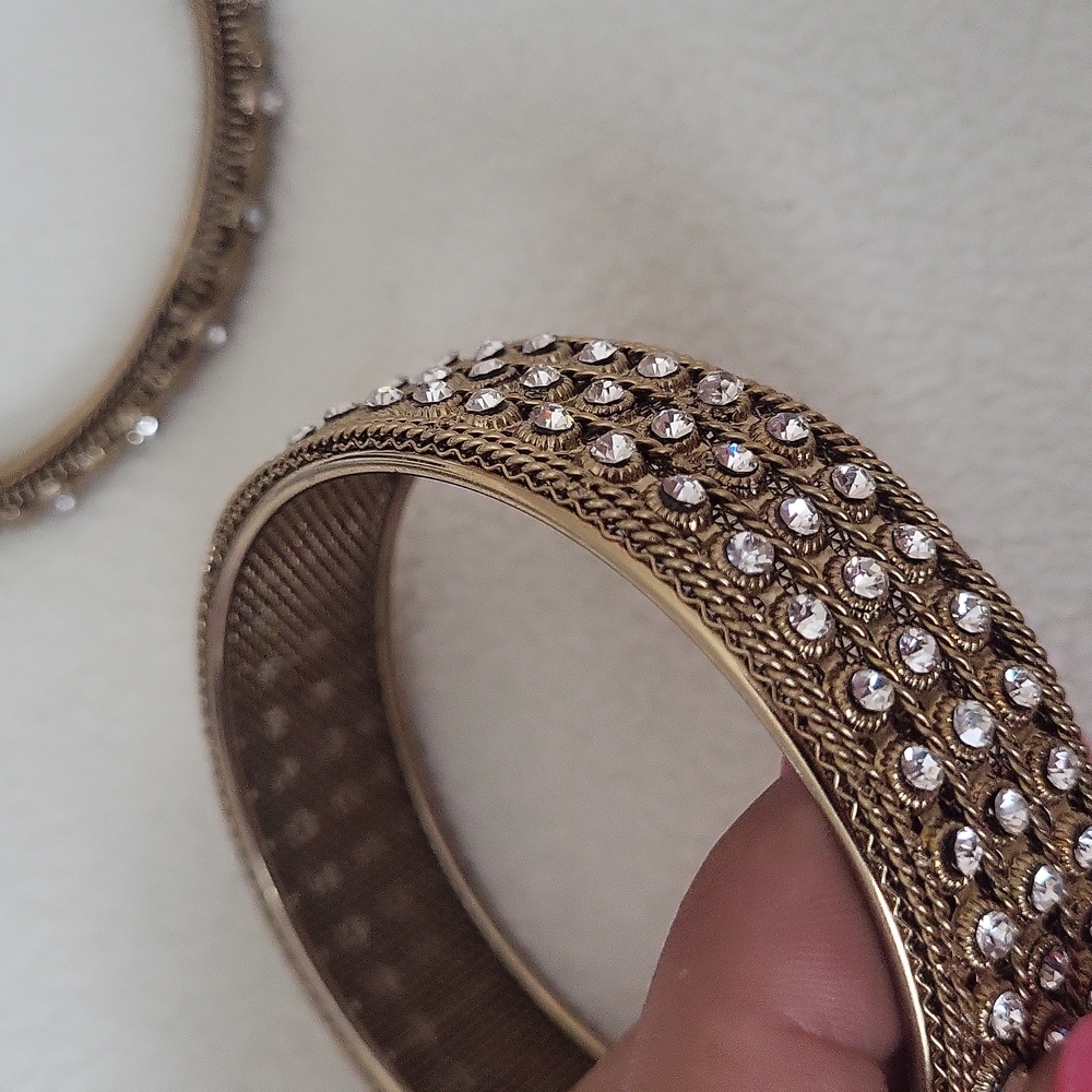 6 bracelets - Picture 3 of 6